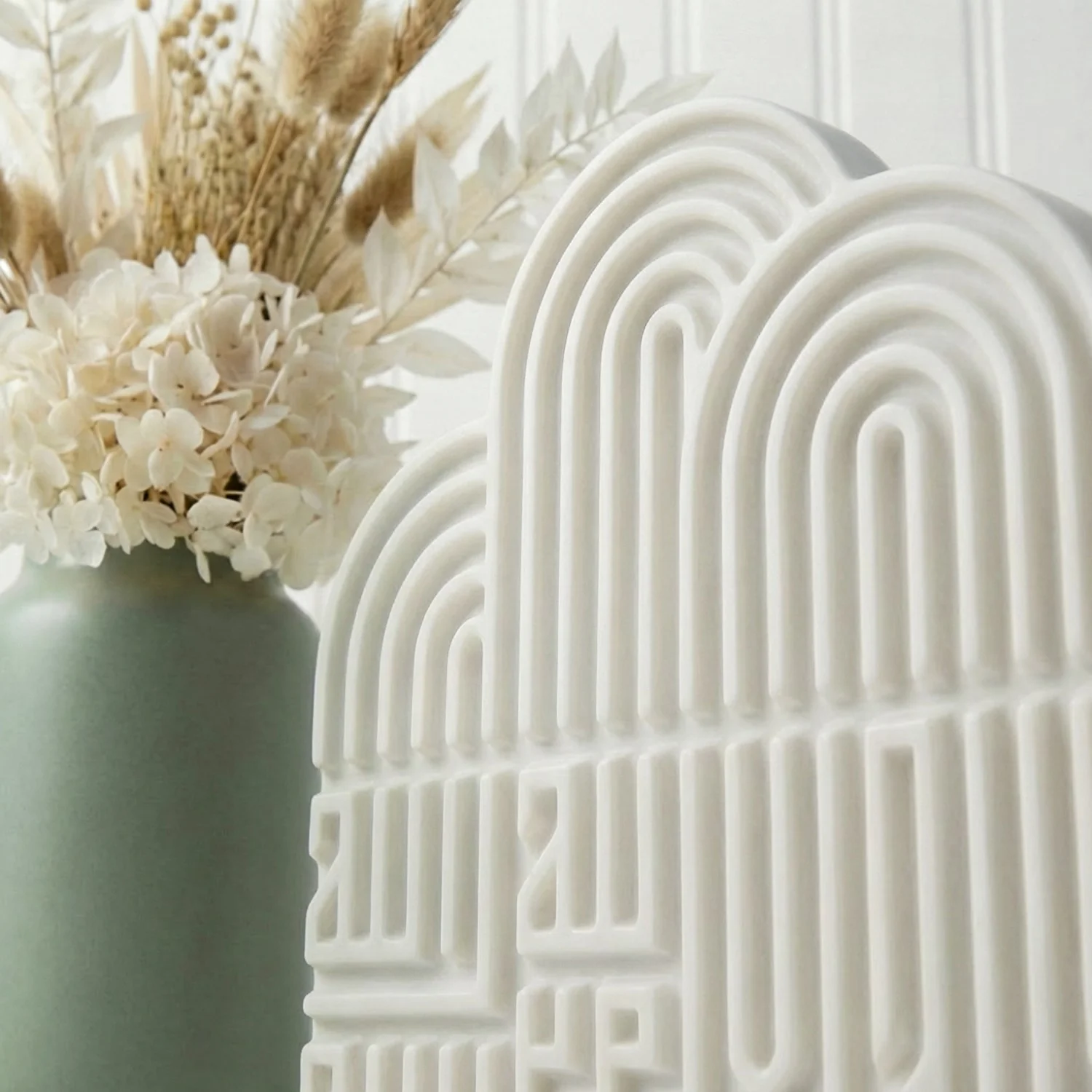 First Kalimah (Tawheed) Stone Relief – Arched Mid-Century Kufic Decor - Image 9