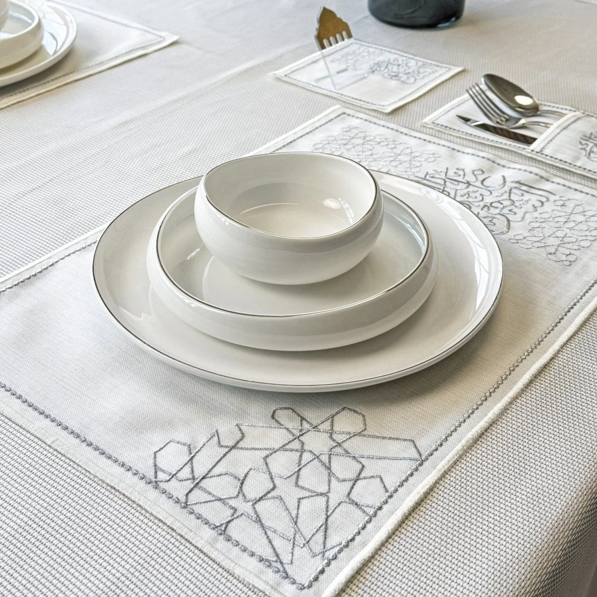 Ramadan Dining Table Silver Placemat Set - 6 Persons - 19 Pcs. - Full Set - Image 11