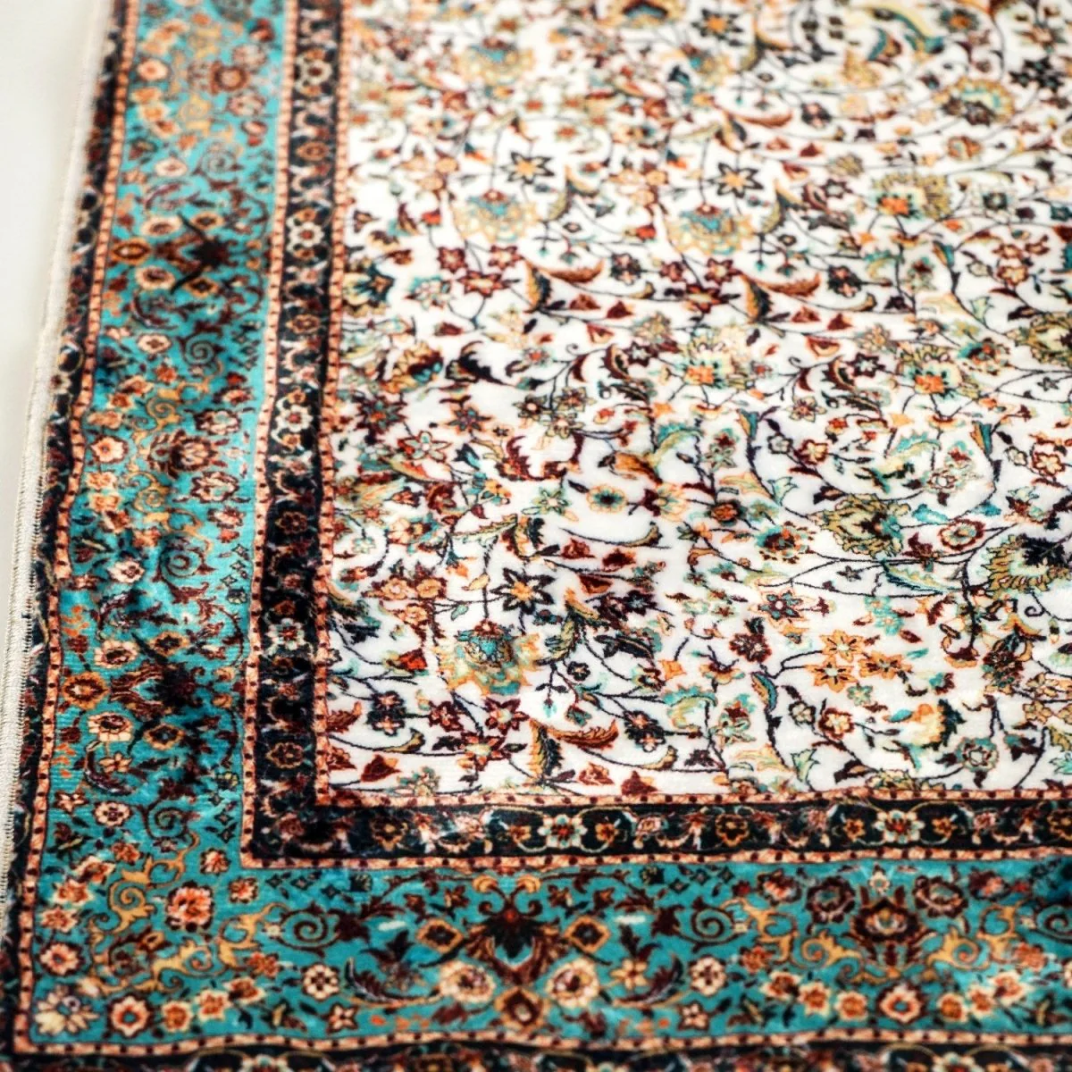 Islamic Prayer Rugs - Aqua & Beige Ornate Design - Image 4