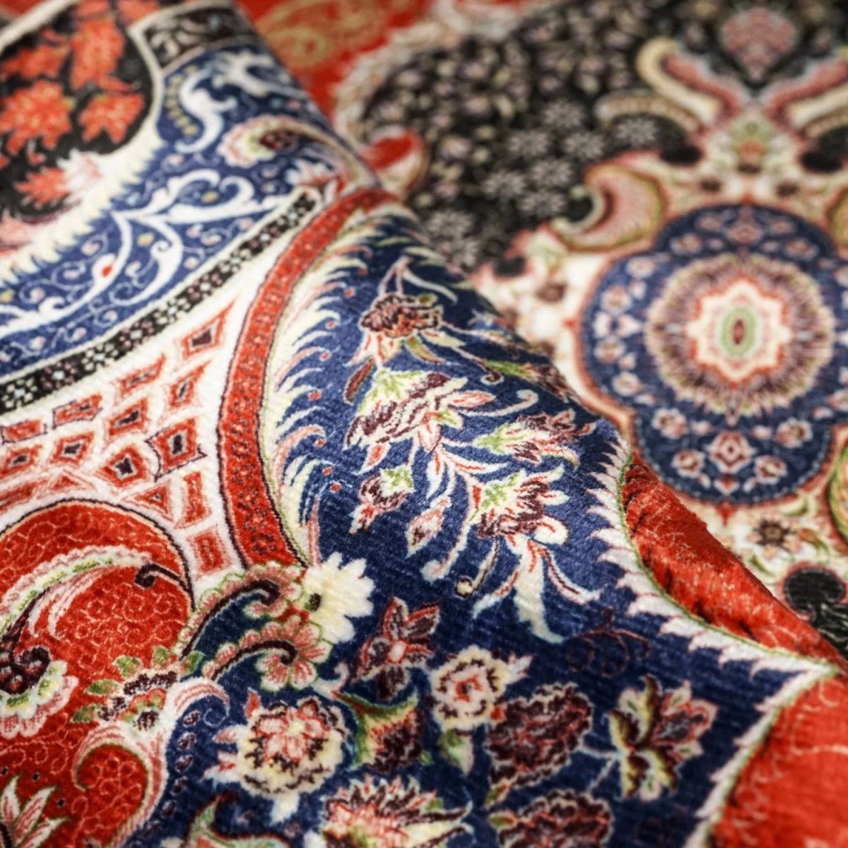 Muslim Prayer Carpet - Red & Black Detailed Floral - Image 2