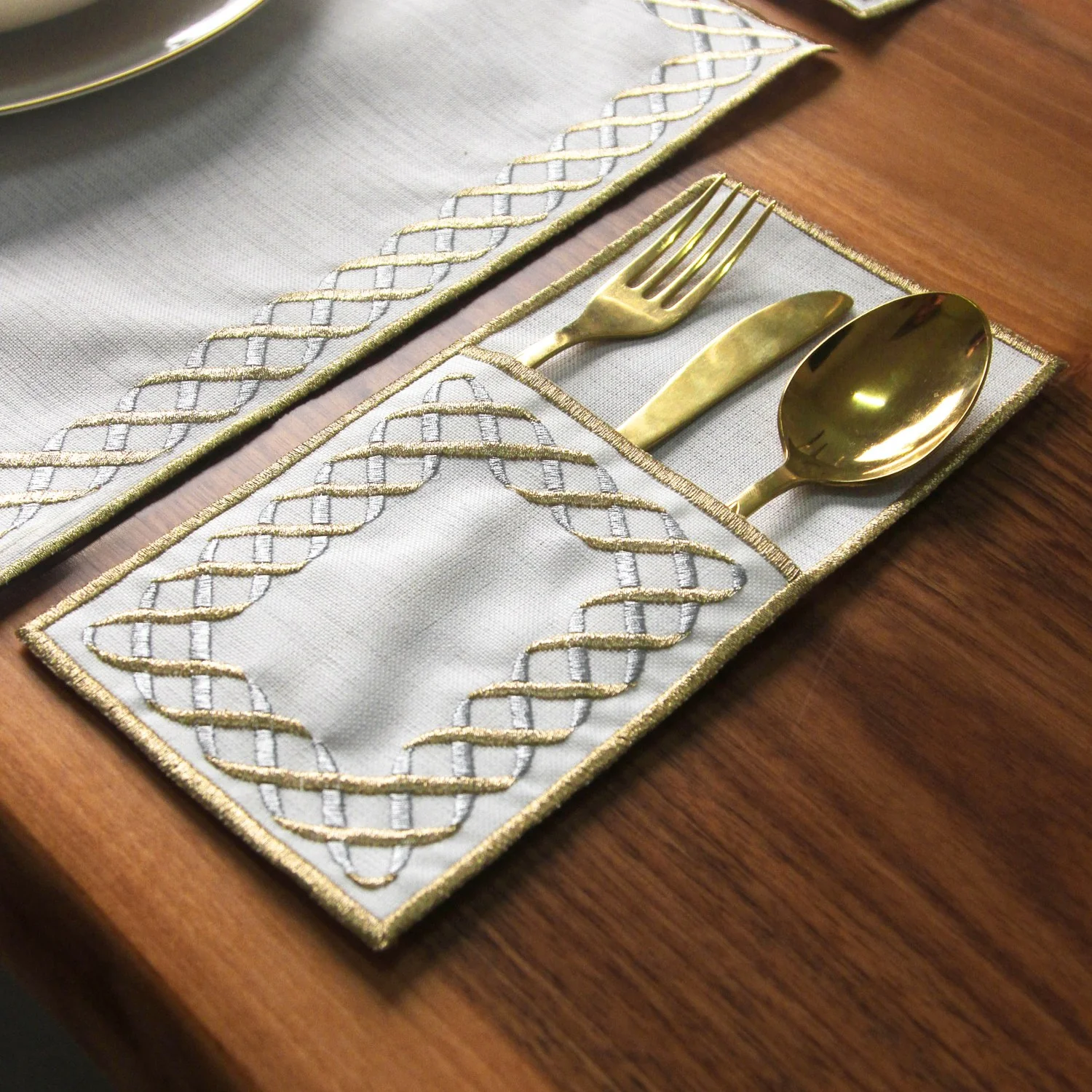 Ramadan Dining Set Eternal Weave Interlocking Border for 6 Persons 24 Piece Set - Image 3