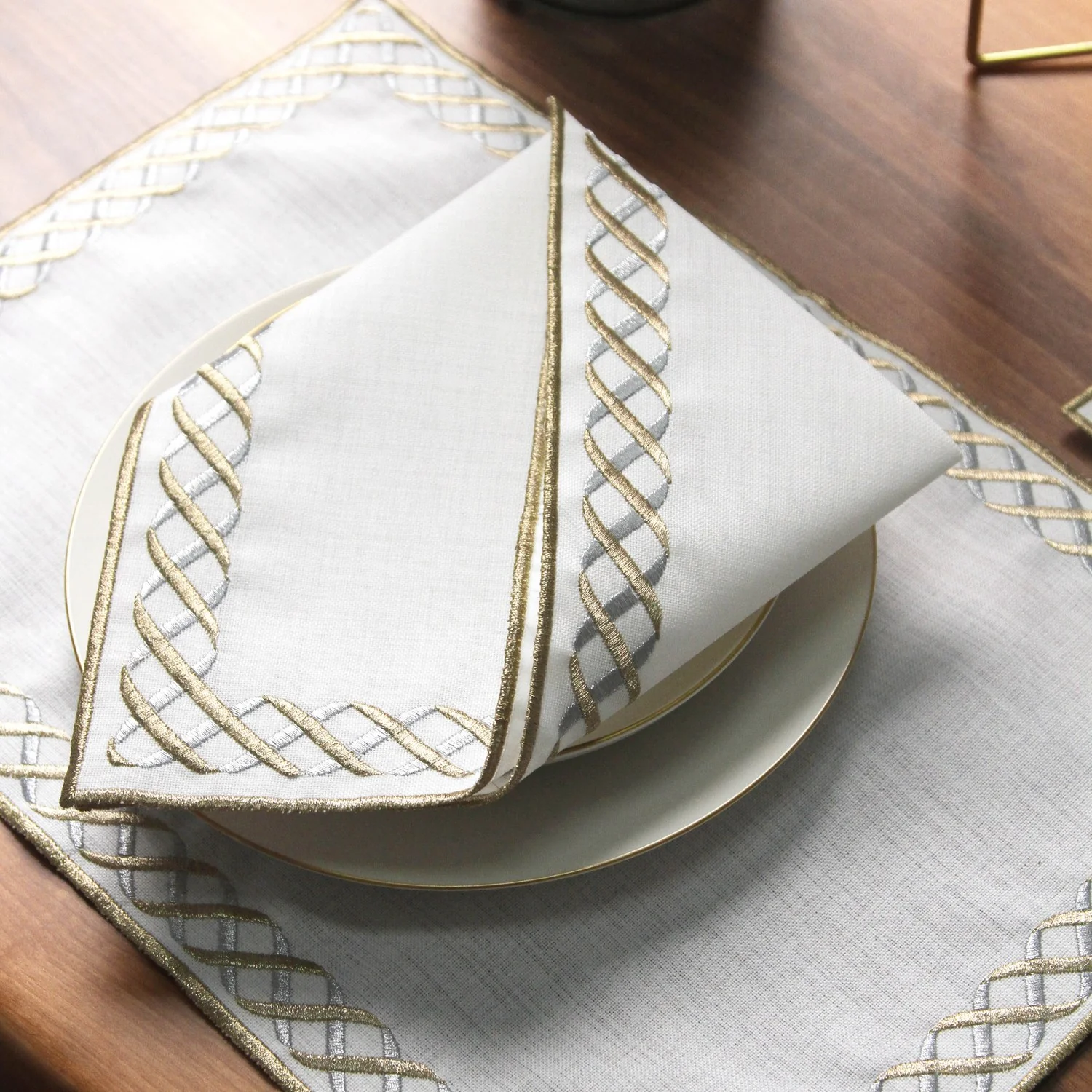Ramadan Dining Set Eternal Weave Interlocking Border for 6 Persons 24 Piece Set - Image 7