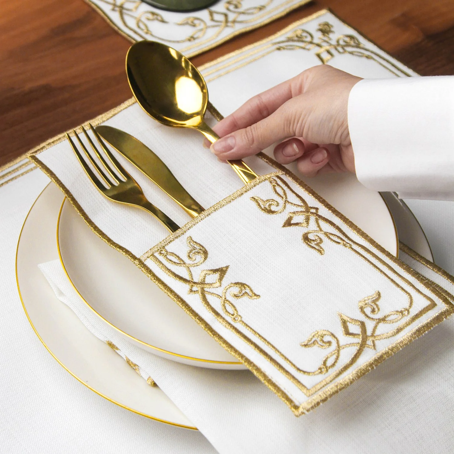 Ramadan Dining Set with Elegant Interlocking Scroll Border for 6 Persons 24 Piece Set - Image 11