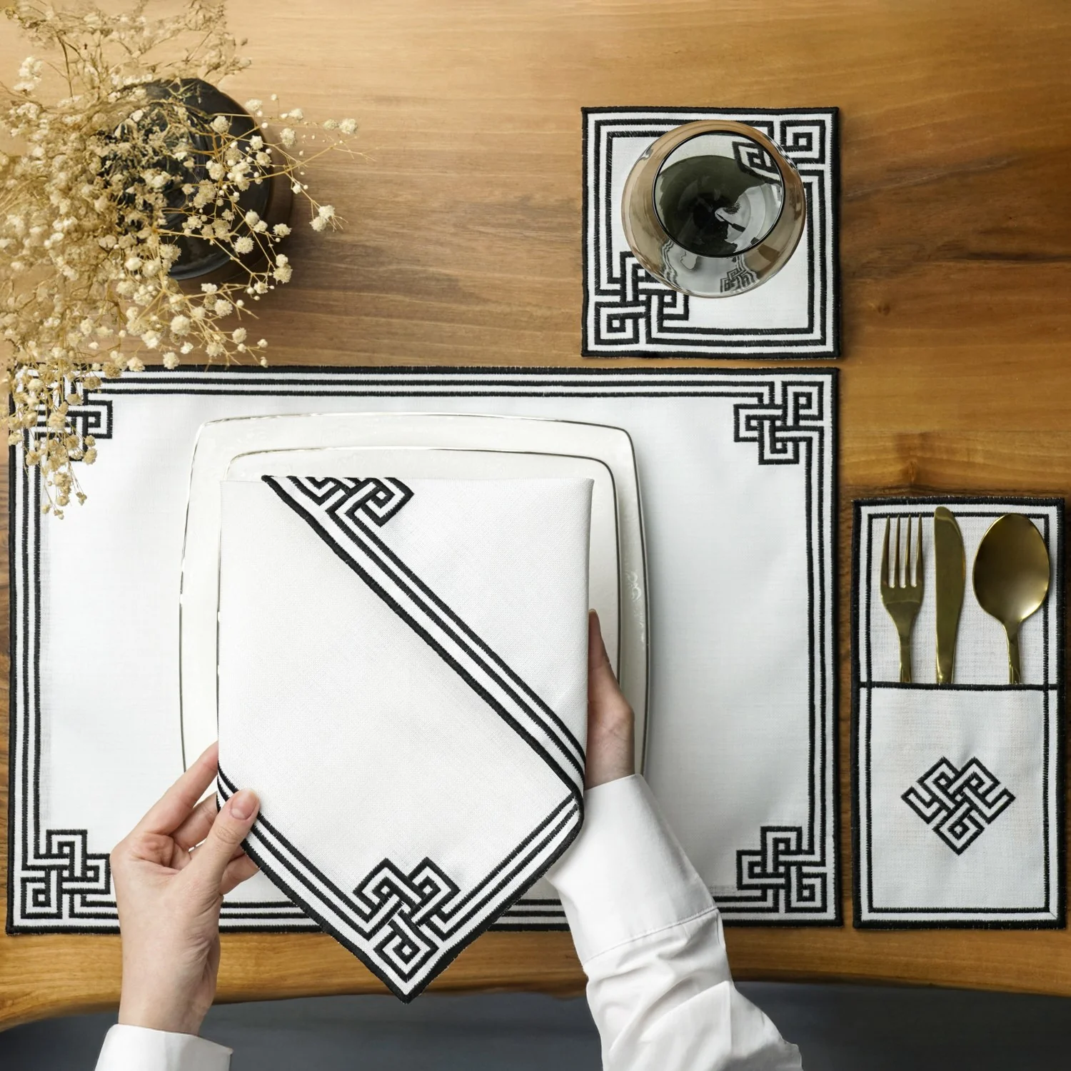 Ramadan Dining Set with Modern Geometric Meander Border for 6 Persons 24 Piece Set - Image 3