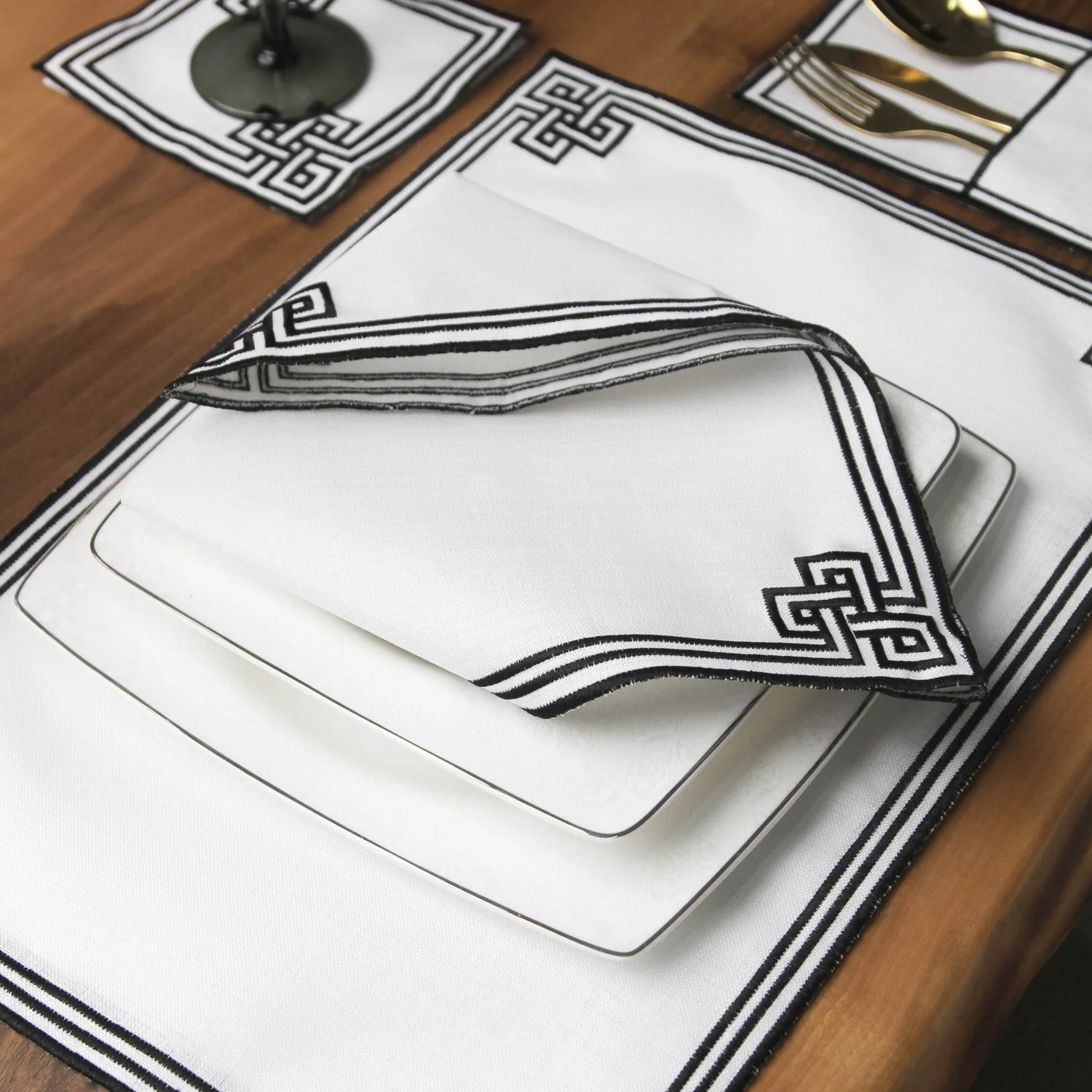 Ramadan Dining Set with Modern Geometric Meander Border for 6 Persons 24 Piece Set - Image 7